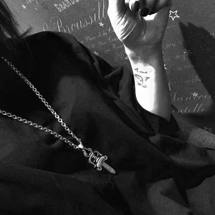 LOGO NECKLACE 6