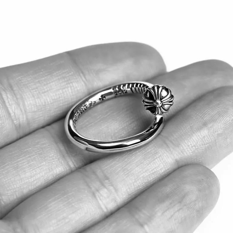 NAIL RING ¨C CROSSBALL 56