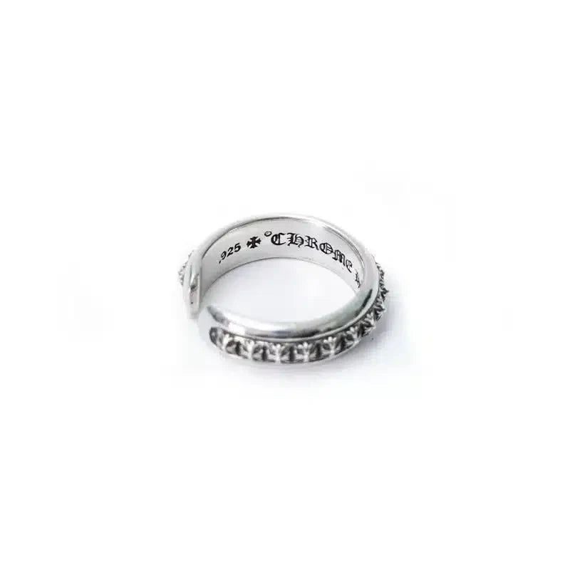 PLUS PYRAMID OPEN BAND RING 4